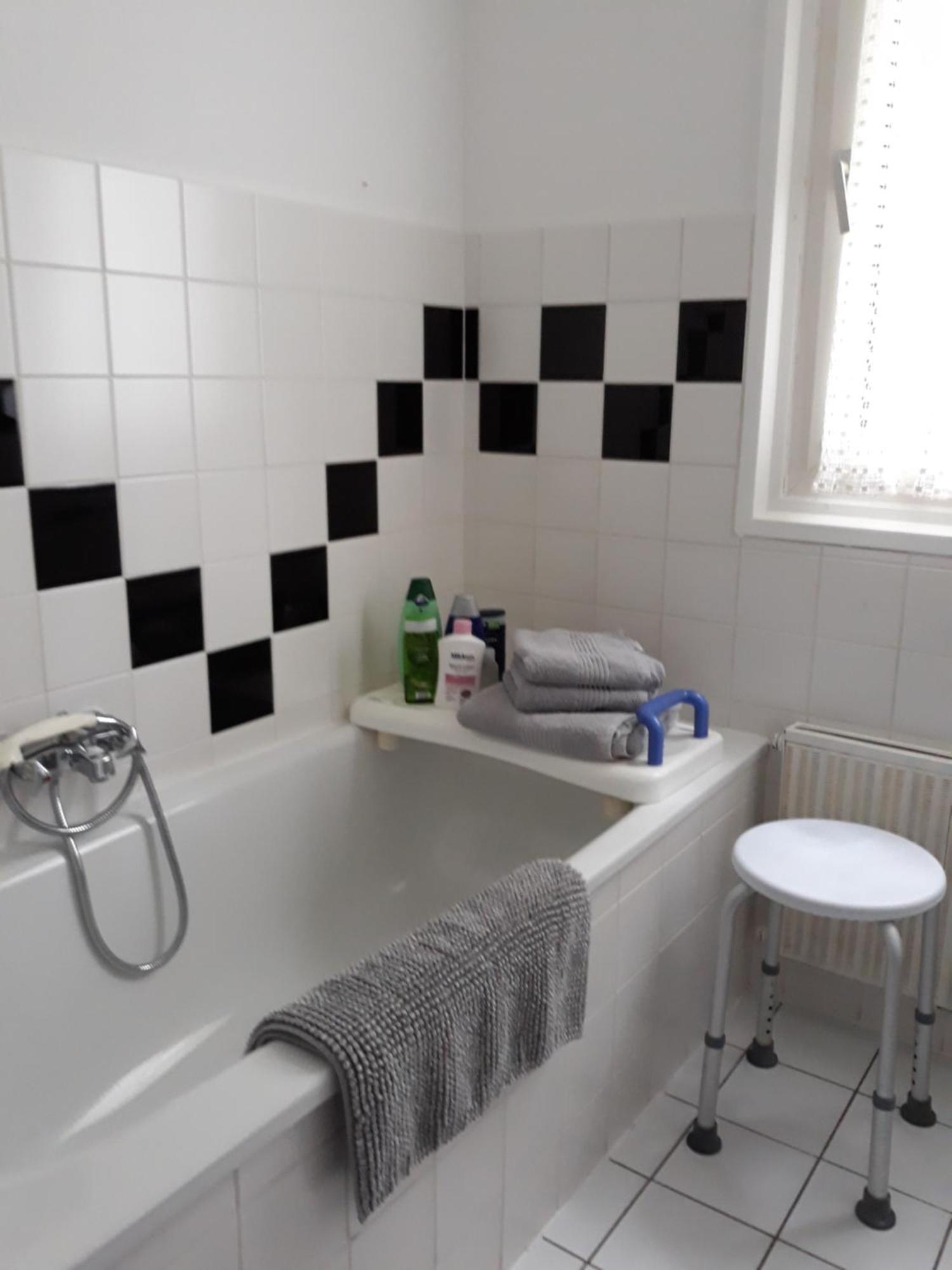 Am Klinikum Appartement Solingen Kamer foto